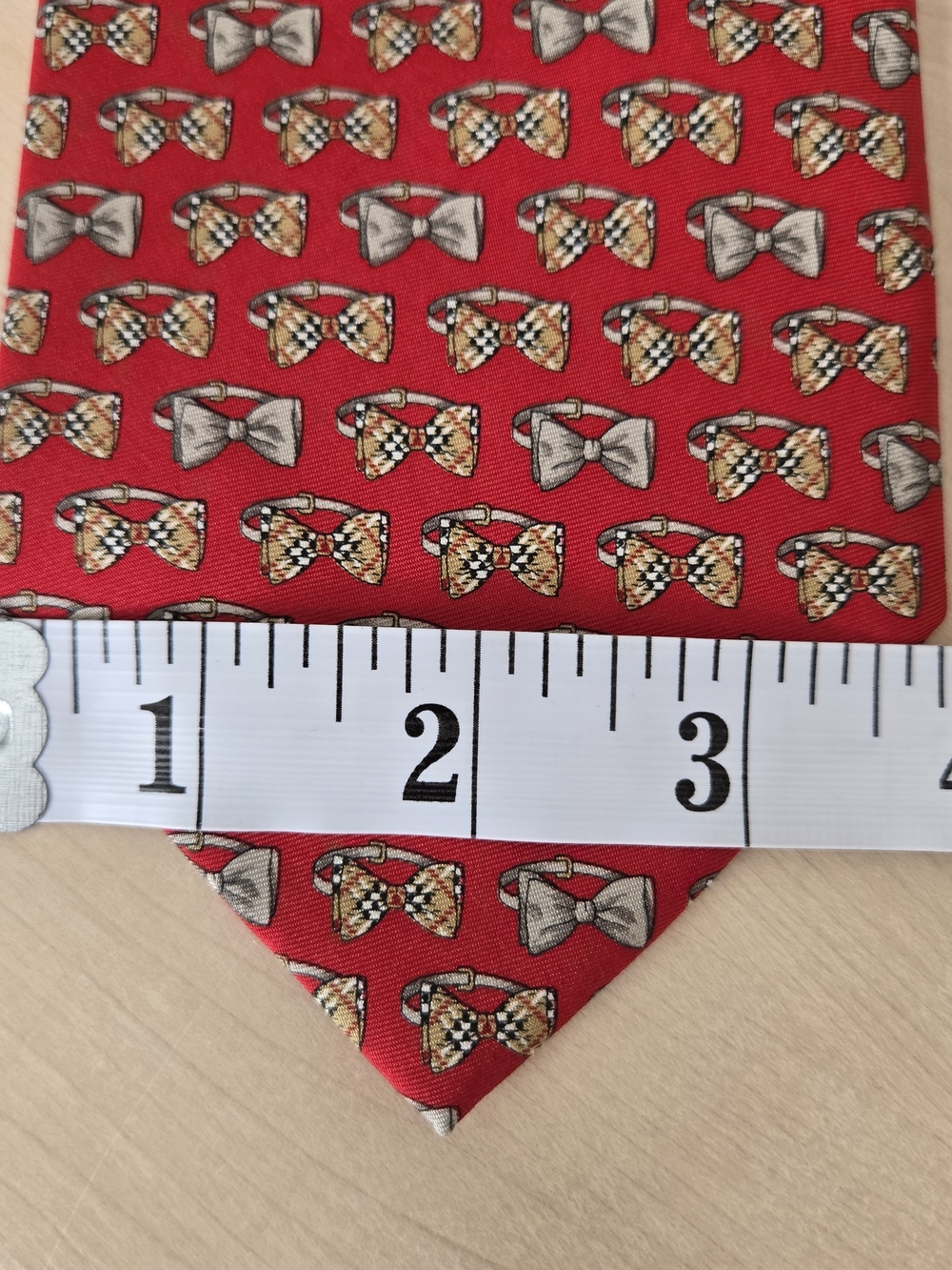 Burberry Red Silk Tie with Bow-Tie Motif - Picture 10 of 10